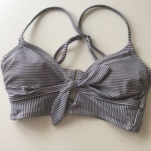 Xhilaration Gray&White Striped Keyhole Bikini Top